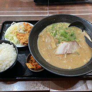 味噌ラーメン定食(新京 天神橋店)