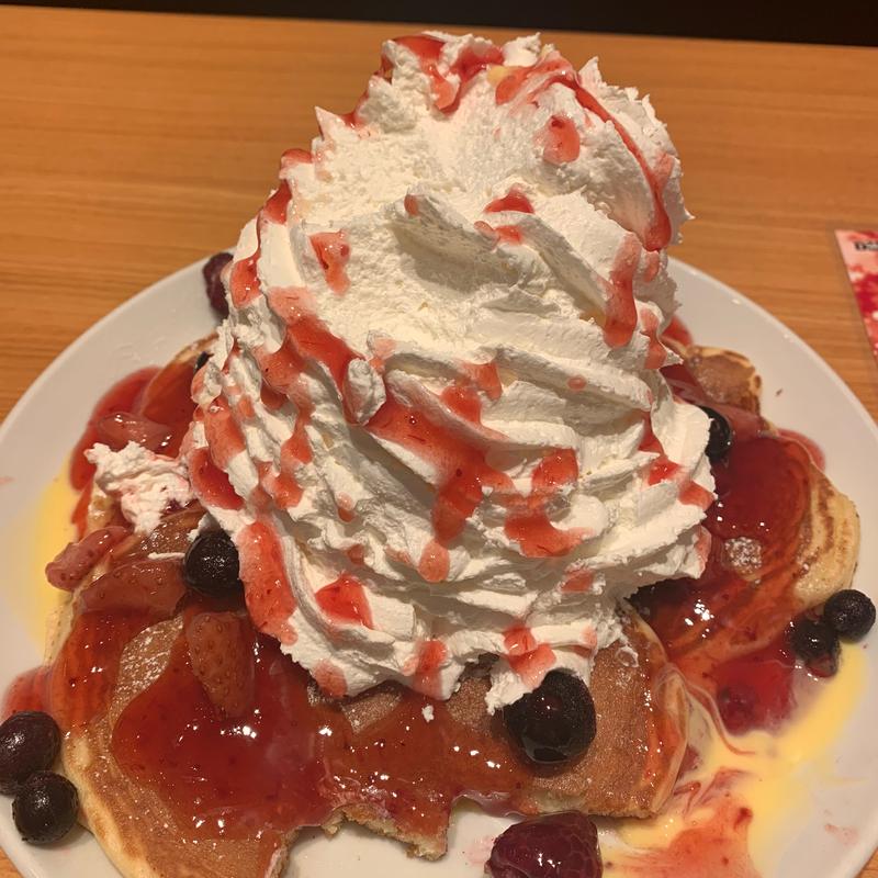 いちごとMIXベリーのパンケーキ(デンバープレミアムイオンモール太田店)