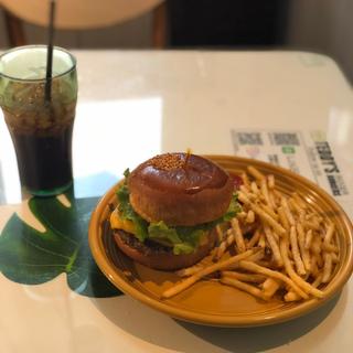 (Teddy's Bigger Burgers 鎌倉七里ヶ浜店)