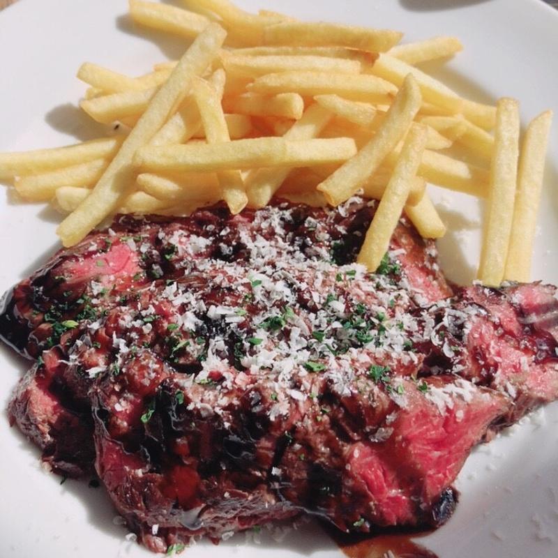 (カフェ ラ・ボエム 新宿御苑／Cafe La Boheme Shinjyuku gyoen)