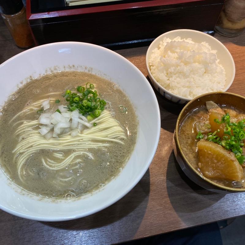 オリーブいりこのソバ　白湯仕立て＋牛すじ大根煮ごはん(ヌードル＆スパイスカレー 今日の1番)