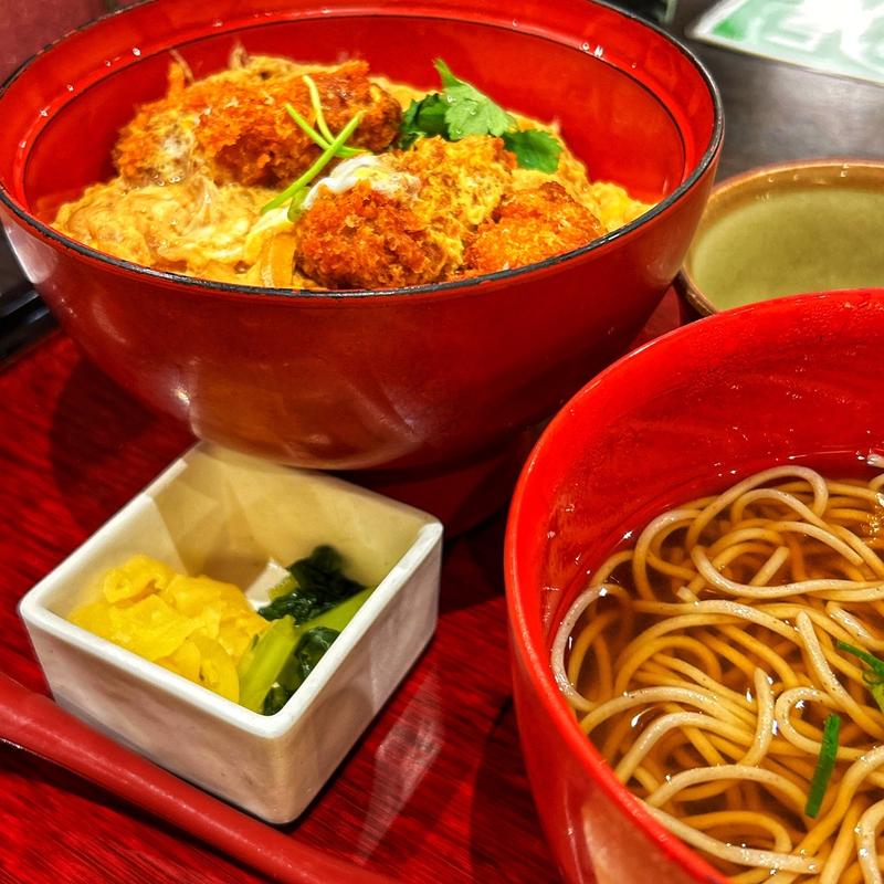 広島県産カキの玉子とじ丼セット(家族亭 梅田ナビオ店)
