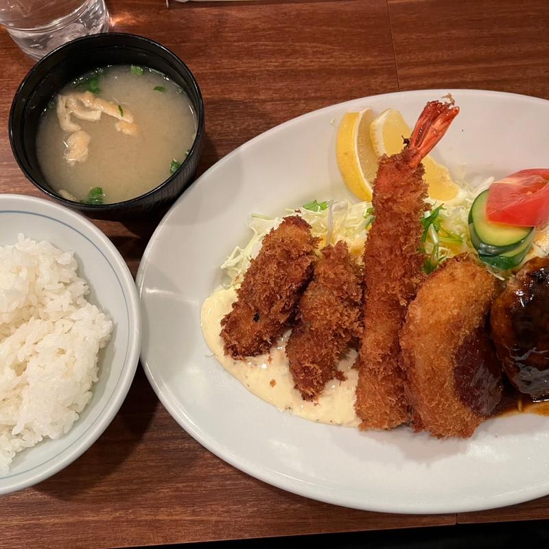 Aｾｯﾄ(ﾊﾝﾊﾞｰｸﾞ+ｴﾋﾞﾌﾗｲ+ｺﾛｯｹ)+牡蠣ﾌﾗｲ(グリル 欧風軒)