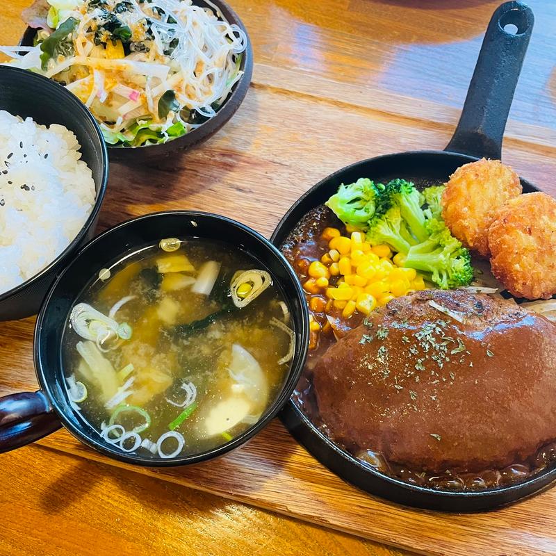 ハンバーグ(暖気亭)