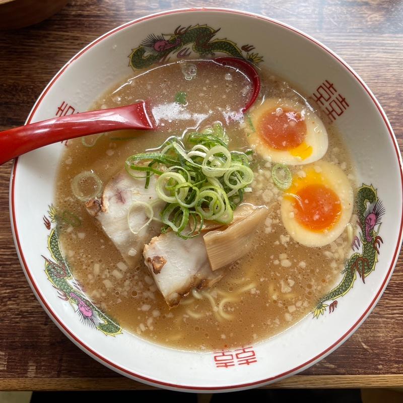 とんこつ醤油　味卵ラーメン(ラーメン こぶた)
