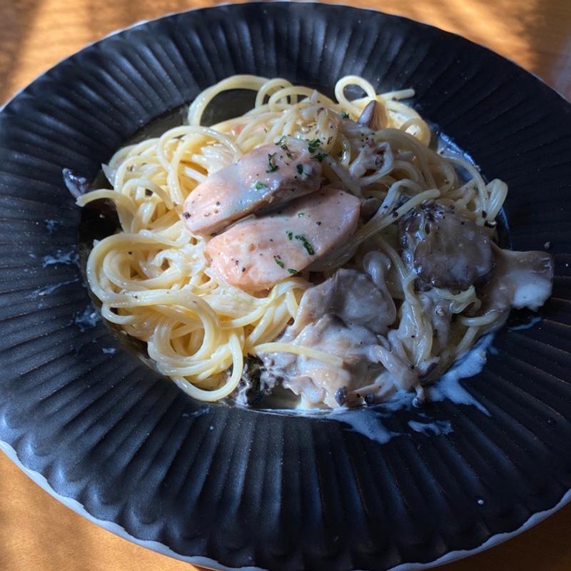 鮭ときのこのクリームパスタ(Buzz)