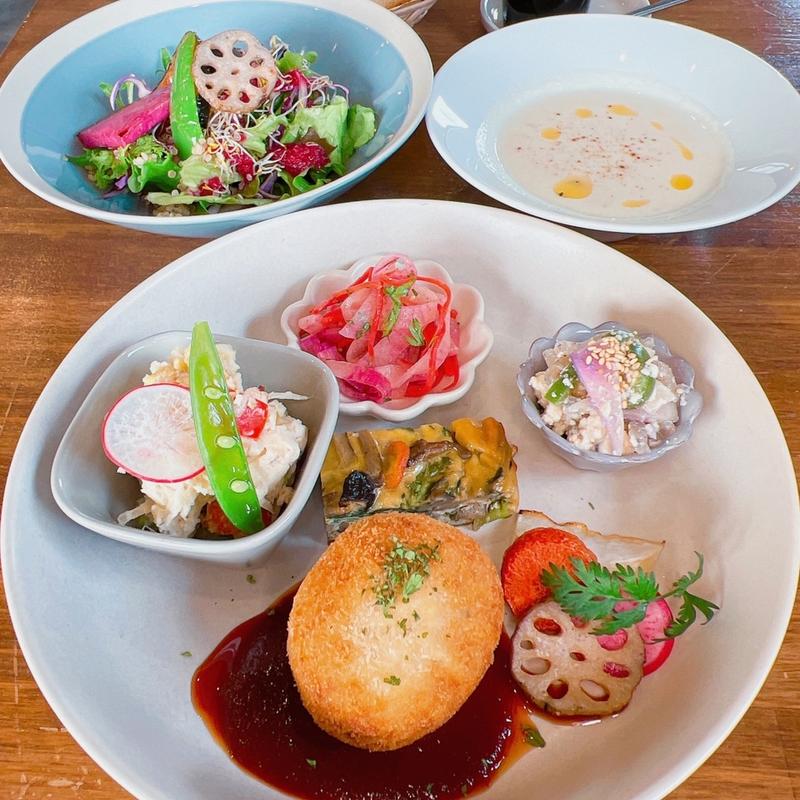21品目摂れる大豆ミートデリと野菜デリプレートランチ(ペイントカフェPaintCafe)