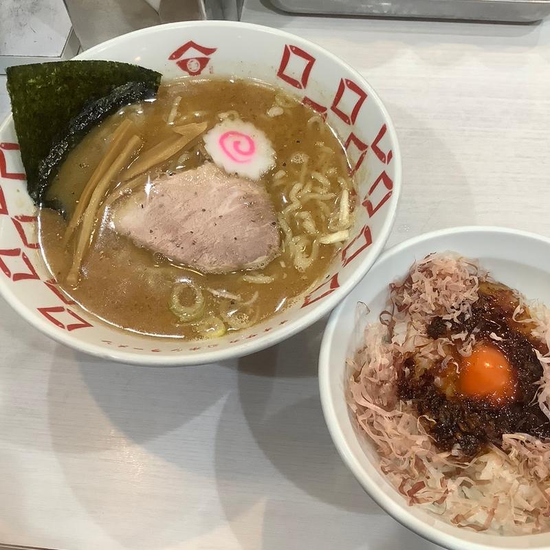 煮干しらーめんと旨辛卵かけご飯(煮干しラーメン 玉五郎)