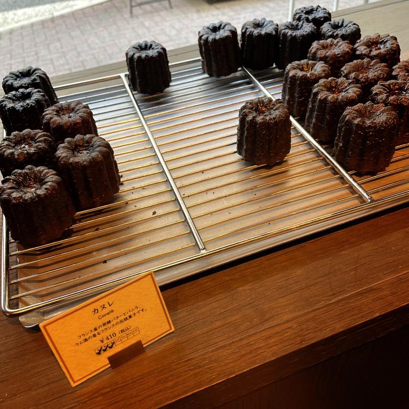 カヌレ(patisserie ease)