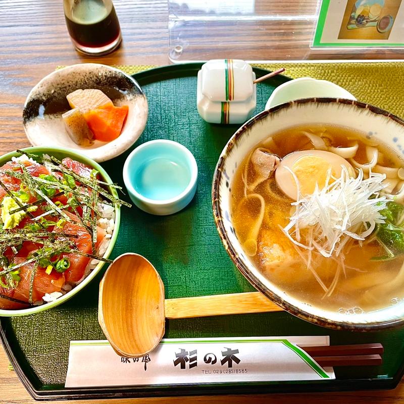 マグロ丼ときしめん(杉の木 )