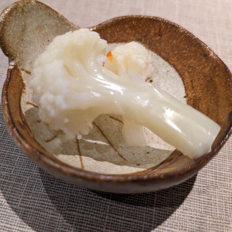 カリフラワー甘酢漬け(焼鳥ごくう 奥)