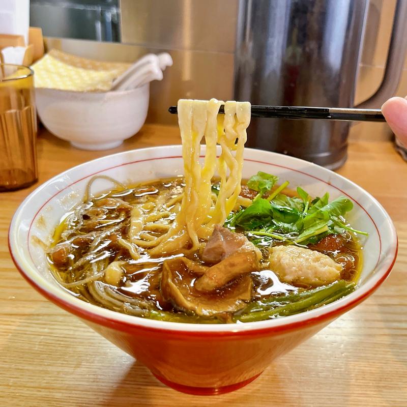 飛騨なめこと芹のたまり醤油そば(麺 㐂色)