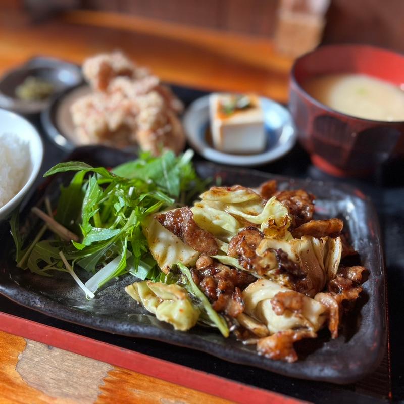 A定食（回鍋肉と唐揚げ）(楽しみ処 うたげや)