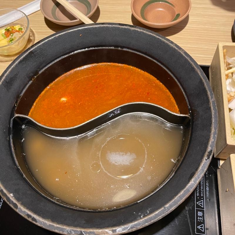 四川風 旨辛火鍋だし(しゃぶしゃぶ温野菜 仙川店)