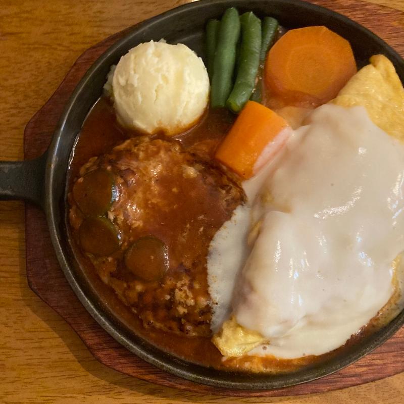 ハンバーグとチーズオムレツ(珈琲の街)