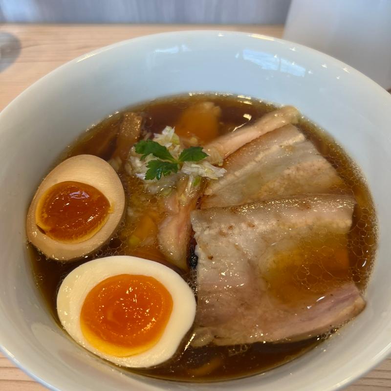 特製しょうゆらーめん(らーめん藁)