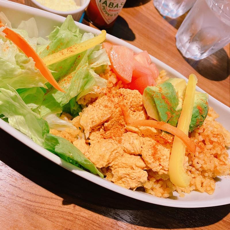 バルタン星人特製 蒸し鶏のジャンバラヤ(怪獣酒場 新橋蒸溜所)