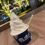 白い恋人ソフトクリーム(イシヤ日本橋)