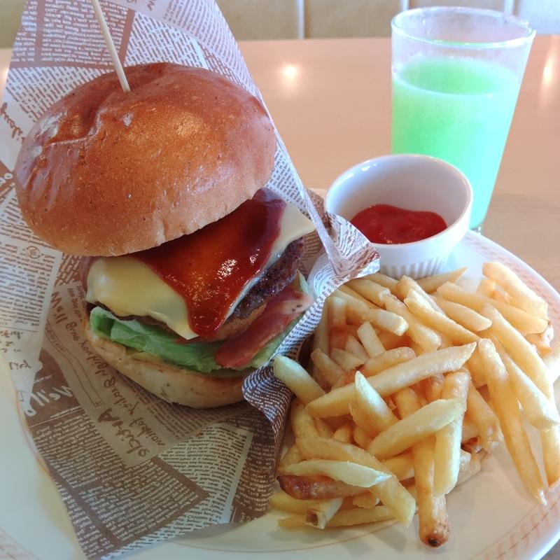 ヒカル考案 冗談抜きで旨いグルメバーガー　ポテト･ドリンクセット(ジョイフル 宮城佐沼店 )