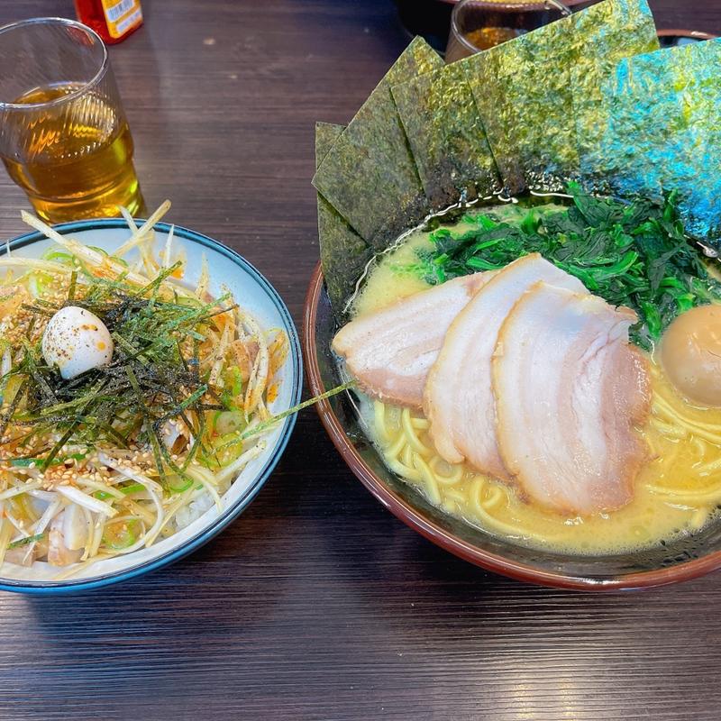 スペシャルラーメンとチャーシュー丼(大黒家　昭和町)