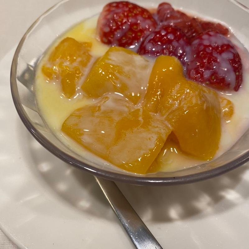 いちごとマンゴーの豆腐花(バーミヤン 新宿西口大ガード店)