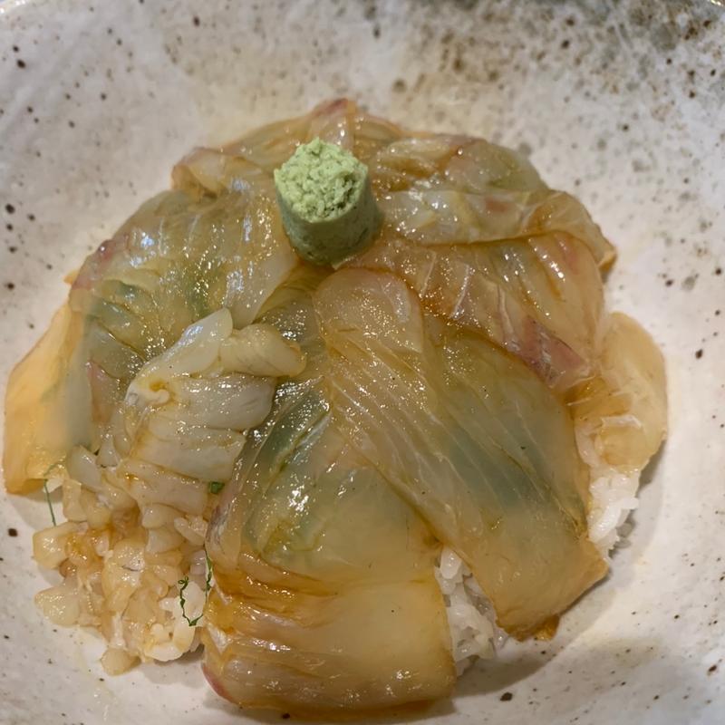 ひらめづけ丼(魚佐)
