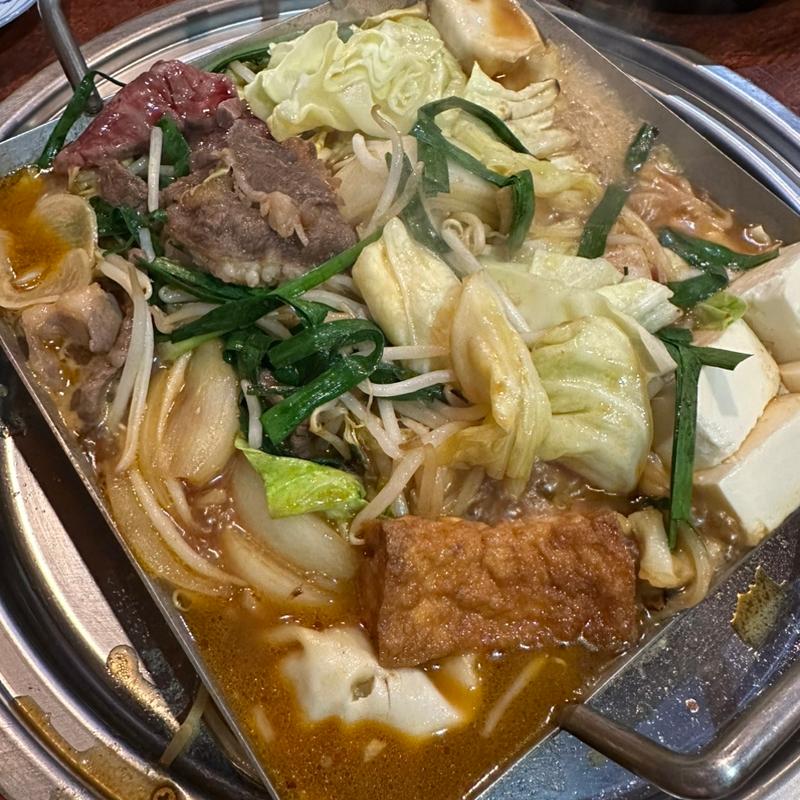 モツ×ピリ辛のスタミナ食！【もつ鉄板焼き】(新世界もつ鍋屋直営 福島店)