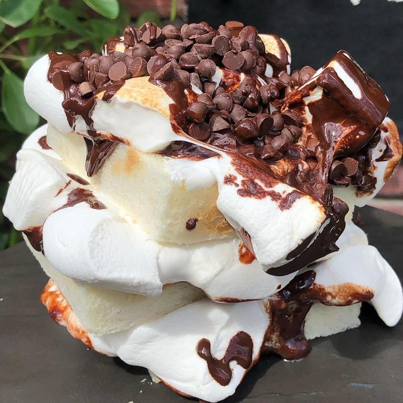 ぶにょっとチョコチップのぱん(コーヒー＆トースト)