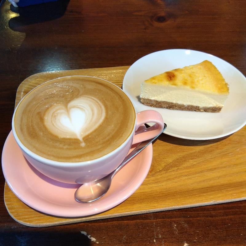 ベイクドチーズケーキ(ミイチ珈琲店)