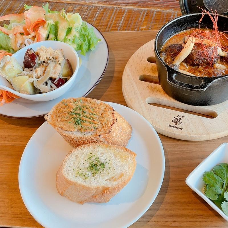 ミートボールグリルトムヤムクン(UMBICO GRILL)