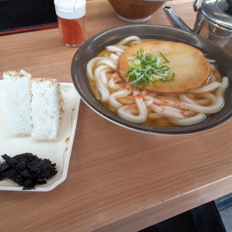 丸天うどんと白おにぎり(牧の　うどん　本店)