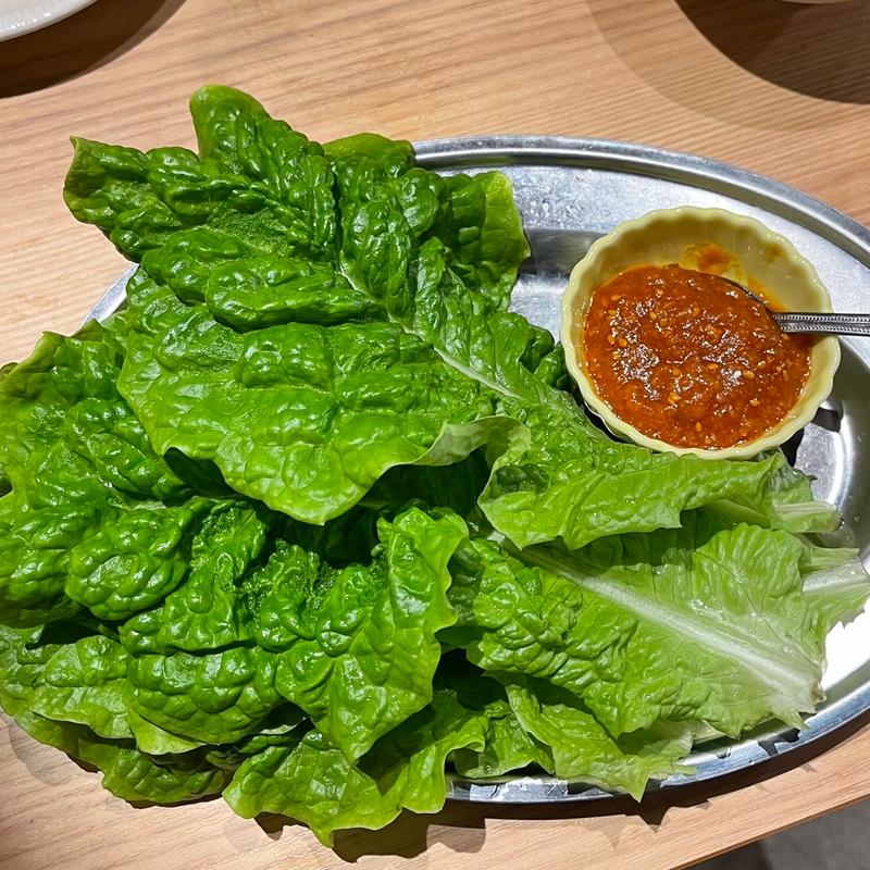 チシャ菜(焼肉ホルモンまるよし精肉店 新福島店)