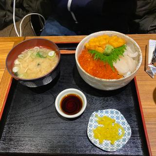 ウニイクラ丼(丸海屋 パセオ店 （まるみや）)