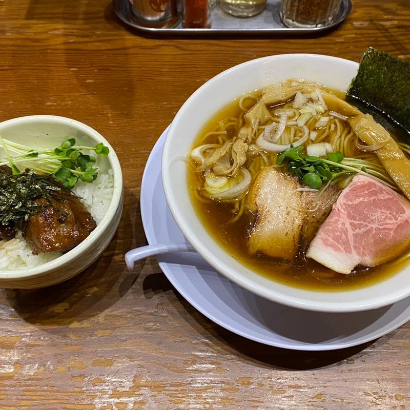 煮干しそば（醤油）＋角煮丼(中華そば つけ麺 百日紅 新宿店)