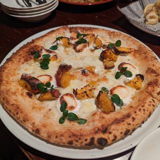安納芋とマシュマロのピッツァ(イタリアンバルウオキン池袋)