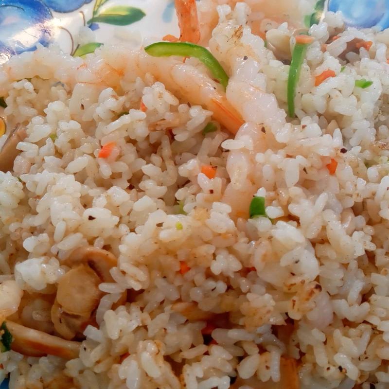 エビピラフ、大盛(デセールカワウチ )