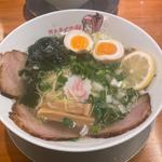 貝出汁塩レモンラーメン(二ノ丸温泉、ストライク軒二ノ丸温泉店)