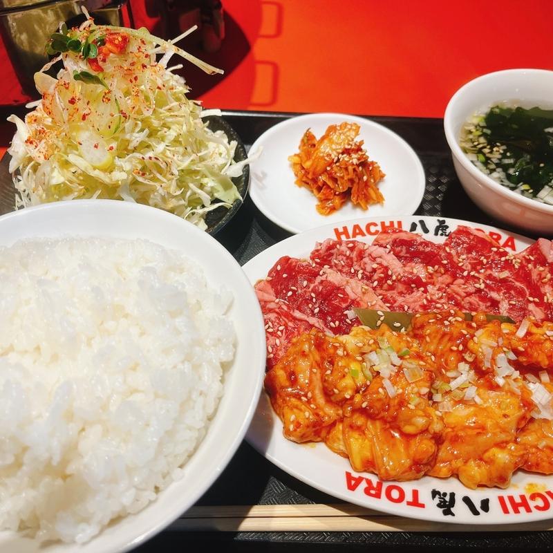 牛ホルモン、八虎カルビセット(八虎)