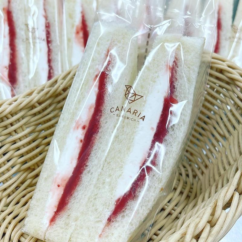 自家製いちごジャムとホイップクリームサンド(カナリアサンドイッチ亀戸店)