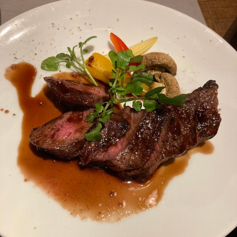 黒毛アンガス牛のステーキ赤ワインソース(鎌倉グリル 洋食ビストロ)