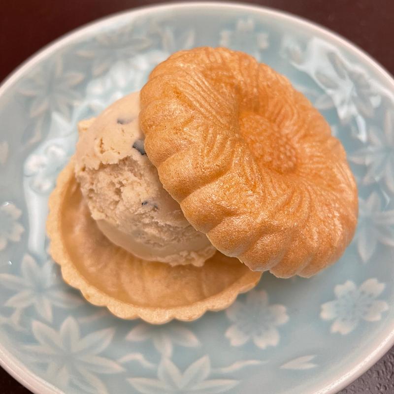 アイスクリン(牛鍋処 荒井屋 万國橋店)