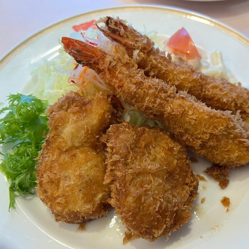 ポークヒレカツとエビフライの盛り合わせ(銀座スイス 本店)