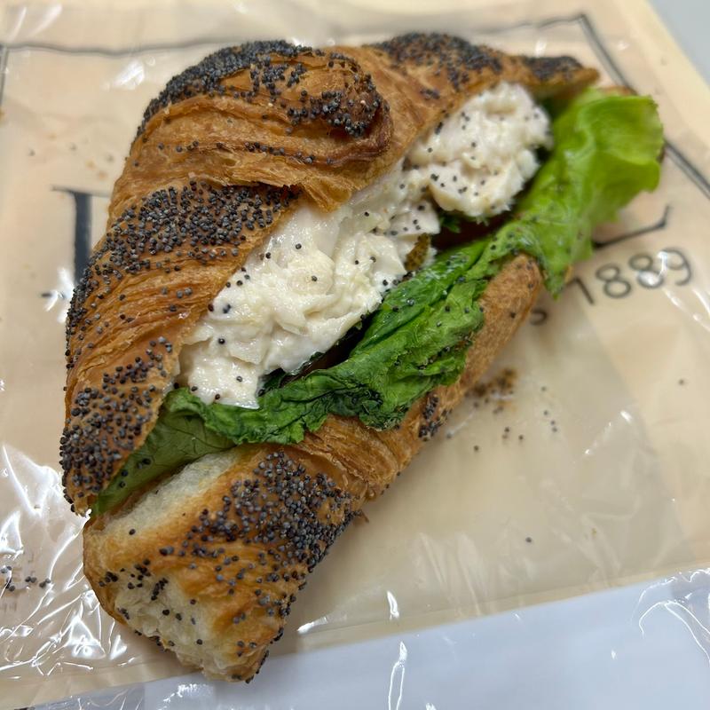 クロワッサン・ヴォライエ(Paul Bassett 新宿)