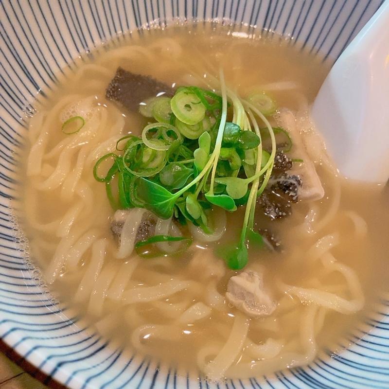 ホルモンうどん(博多串焼 びんちょうや)