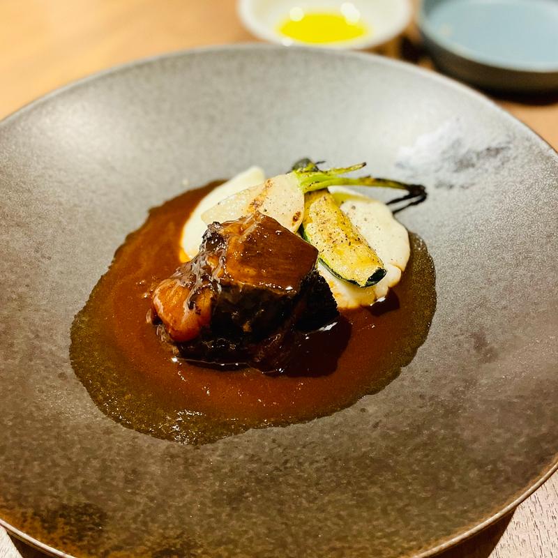 ディナーコース　牛頬肉の赤ワイン煮(KAGARIBI)