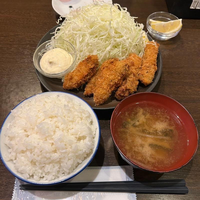 カキフライ定食　タルタル付(とんかつ 赤坂 水野 )