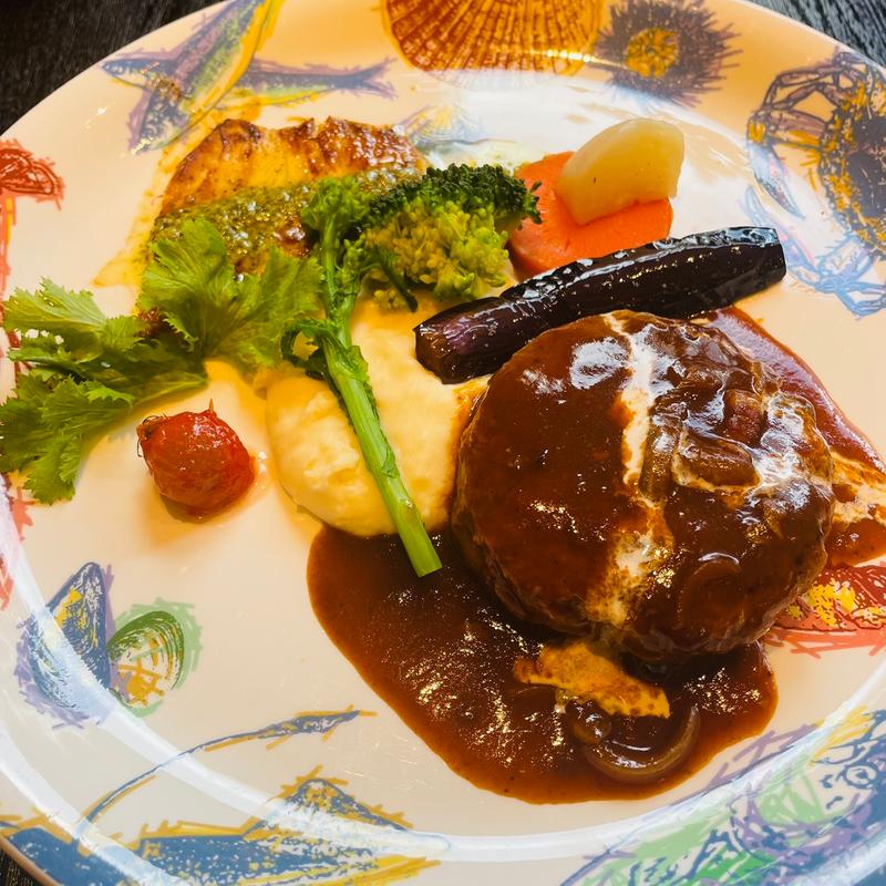 ハンバーグとカジキのグリル(銀座キャピタルホテル 新館 )