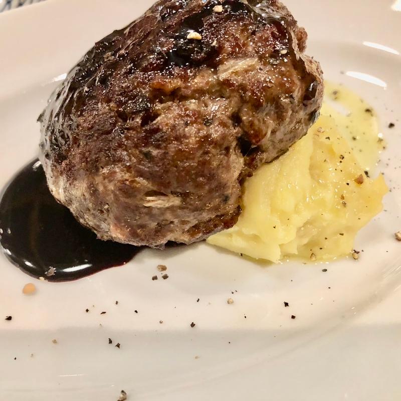 鹿ハンバーグ(大衆酒場レインカラー)