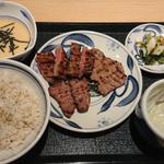 牛タン3種盛りセット(ねぎし 横浜ジョイナス店)