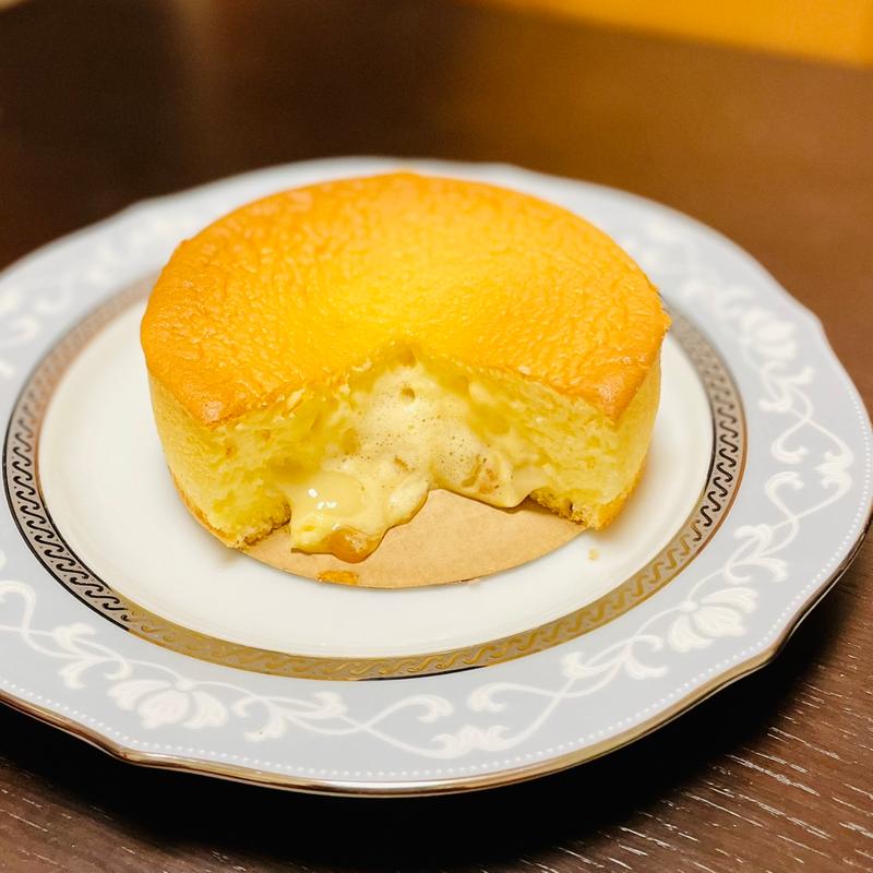 北海道とろけるカマンベールのメープルスフレ(小樽洋菓子舗ルタオ本店)